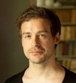 julian@artcrossingborders.com